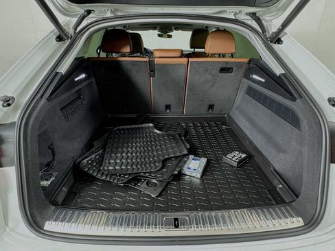 Used 2023 Audi Q8 Premium w/ Convenience Package image 25