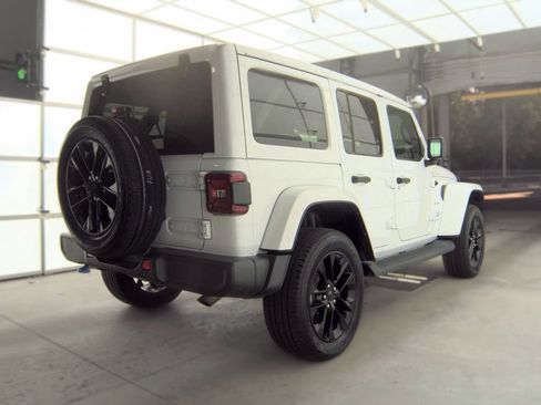Used 2023 Jeep Wrangler Unlimited Sahara AWD/4WD image 2