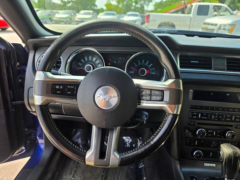 Used 2013 Ford Mustang Coupe RWD image 38