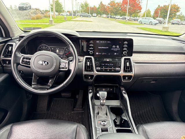 Used 2021 Kia Sorento EX w/ Panoramic Sunroof Package AWD/4WD image 16