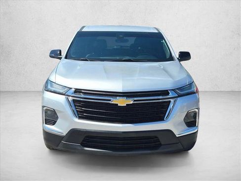 Used 2022 Chevrolet Traverse LS FWD image 2