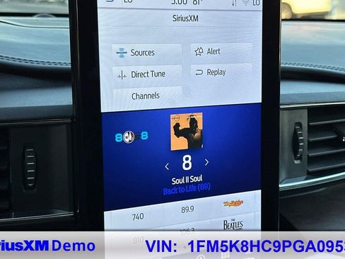 Certified 2023 Ford Explorer Platinum w/ Technology Package image 31