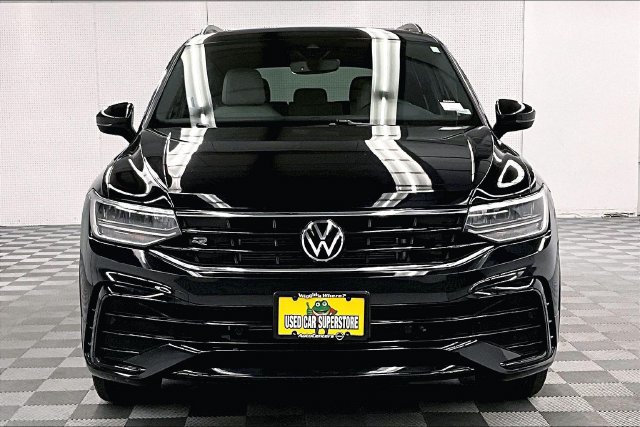 Used 2022 Volkswagen Tiguan SE R-Line FWD image 3