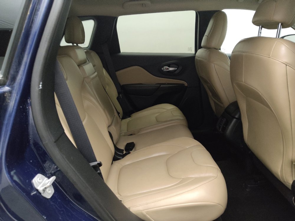 Used 2016 Jeep Cherokee Limited FWD image 19