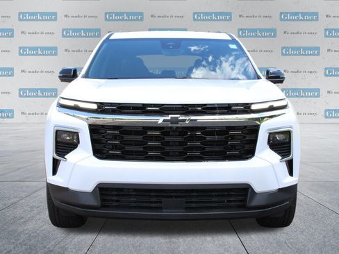 New 2026 Chevrolet Traverse LT w/ Driver Confidence Package FWD image 2