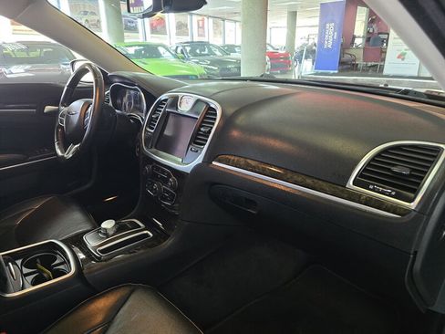 Used 2017 Chrysler 300 C w/ Harman/Kardon Audio Group image 13