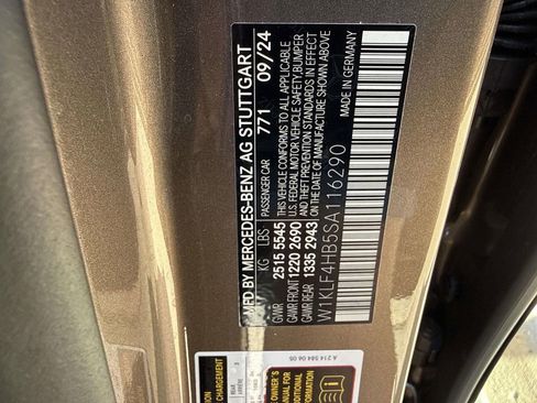Used 2025 Mercedes-Benz E 350 4MATIC Sedan image 19