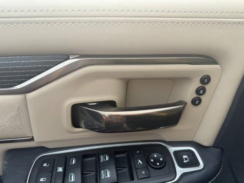 Used 2019 RAM 2500 Limited image 16