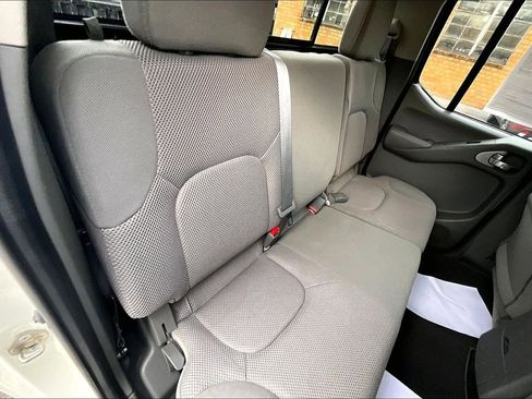 Used 2020 Nissan Frontier SV image 25