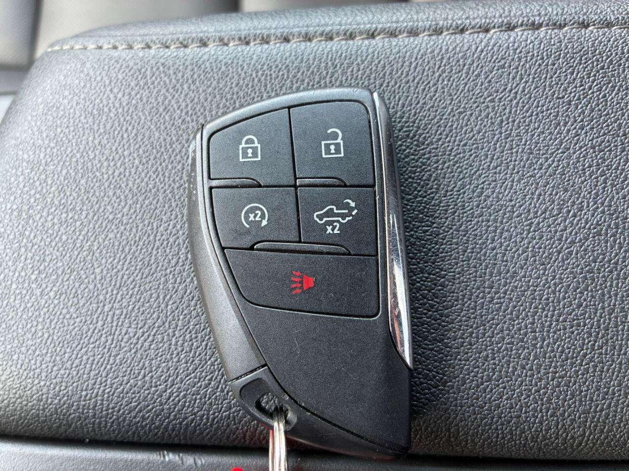 Used 2025 GMC Sierra 1500 SLT AWD/4WD image 31