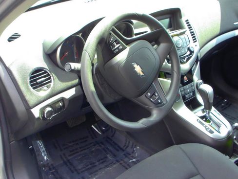 Used 2016 Chevrolet Cruze LT FWD image 5