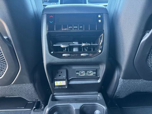 Used 2025 Jeep Grand Cherokee L Laredo w/ Luxury Tech Group I AWD/4WD image 24