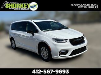 New 2025 Chrysler Pacifica Select image 1