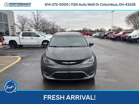Used 2018 Chrysler Pacifica Touring Plus w/ Tire & Wheel Group image 9