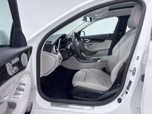 Used 2018 Mercedes-Benz C 300 4MATIC Sedan image 13