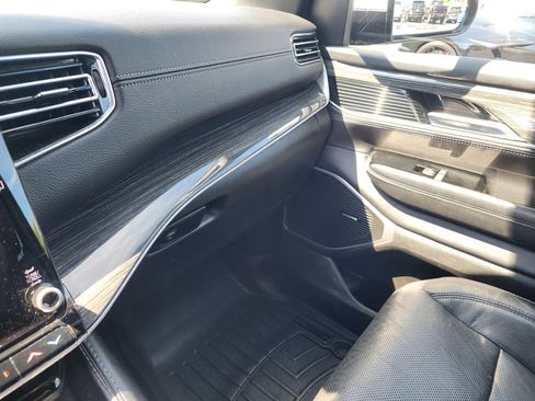 Used 2022 Jeep Wagoneer Series III image 36