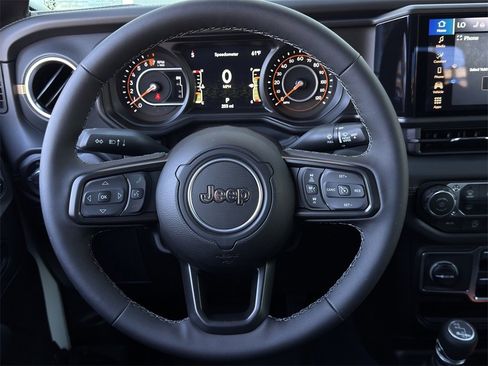 New 2025 Jeep Gladiator Sport image 12