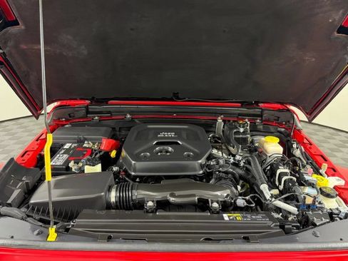 Used 2020 Jeep Wrangler Unlimited Sahara AWD/4WD image 21