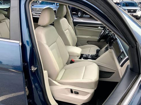 Used 2018 Volkswagen Atlas SEL w/ R-Line Package AWD/4WD image 9