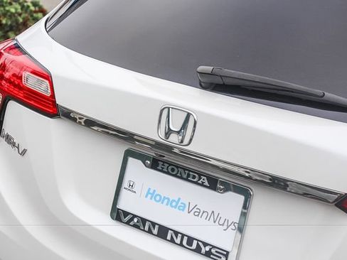 Used 2021 Honda HR-V EX image 9