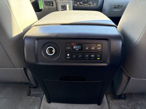 Used 2011 Toyota Sequoia SR5 w/ Premium Pkg image 19