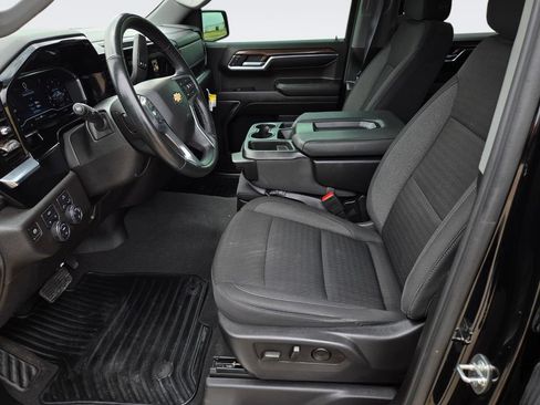 Used 2024 Chevrolet Silverado 1500 LT AWD/4WD image 29