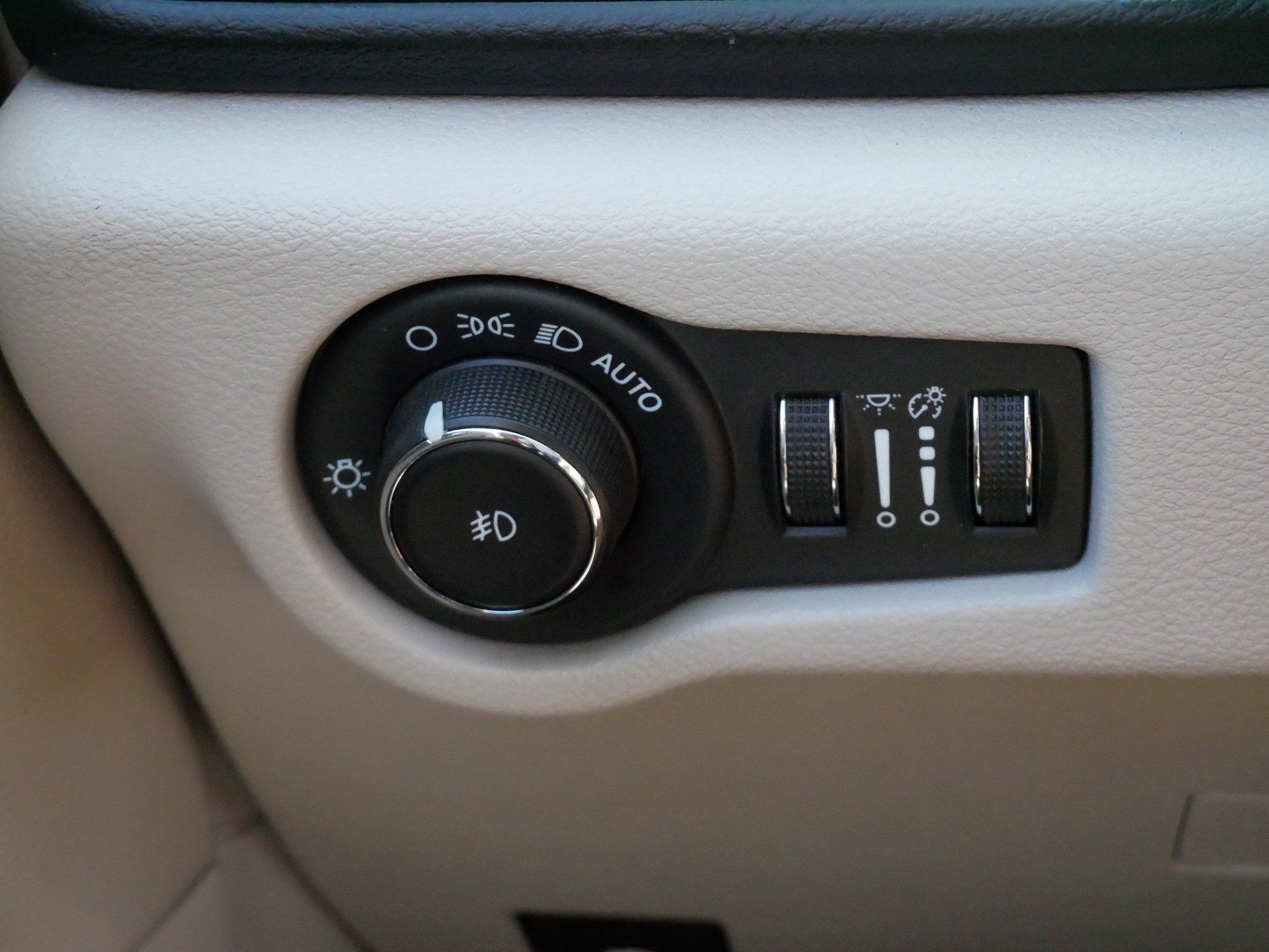 Used 2023 Chrysler Pacifica Touring-L FWD image 26