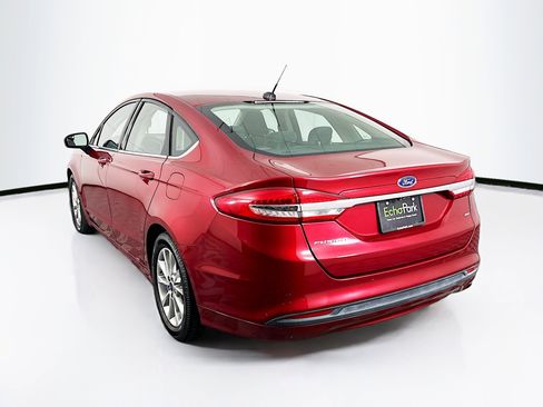 Used 2017 Ford Fusion SE w/ Fusion SE Technology Package FWD image 5