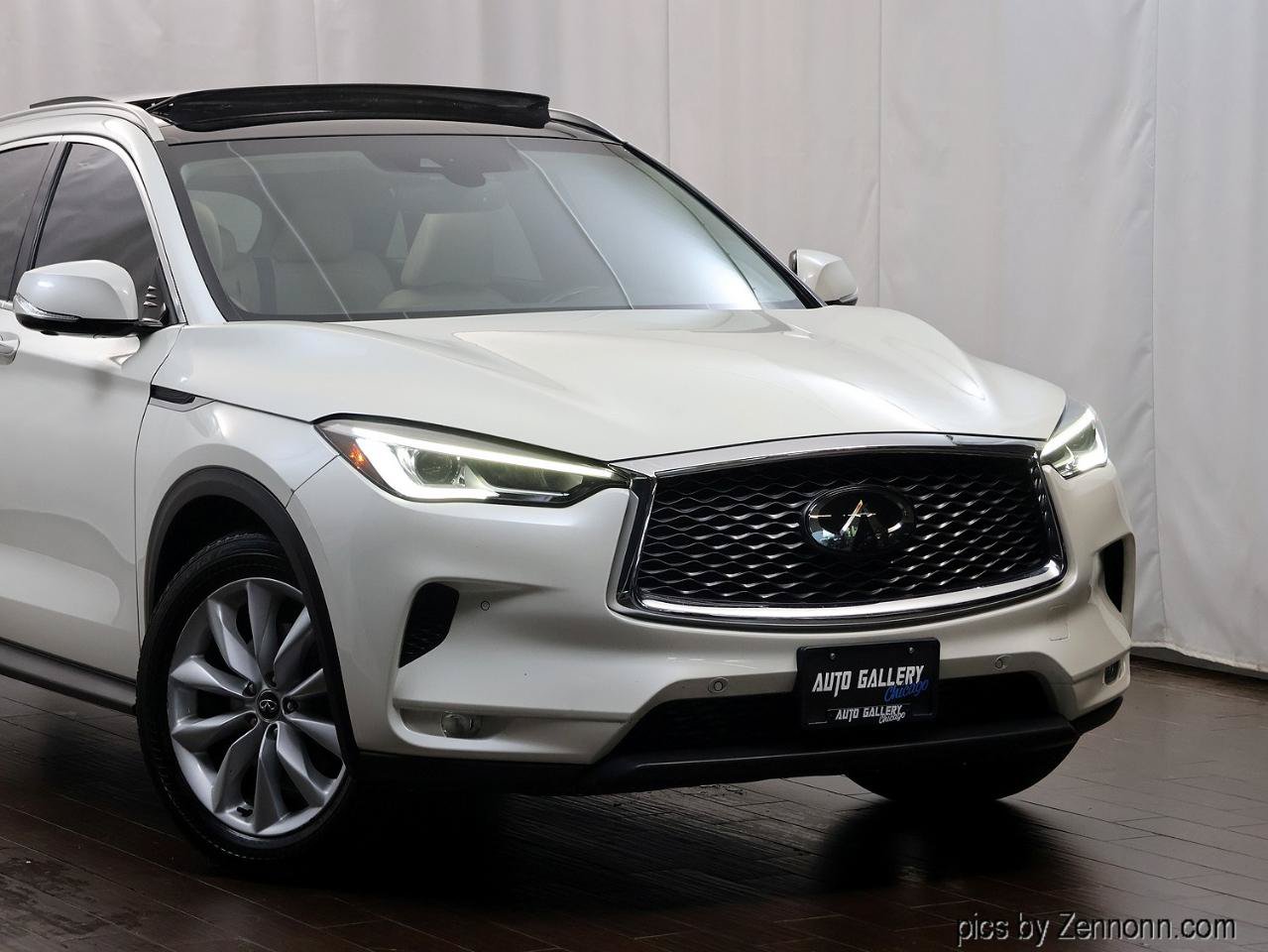 Used 2019 INFINITI QX50 Essential w/ Premium Heat Package AWD/4WD image 2