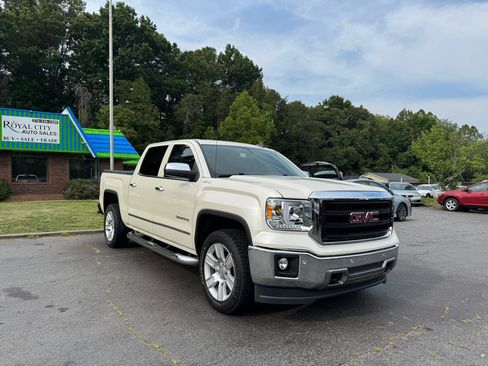 Used 2015 GMC Sierra 1500 SLT w/ SLT Preferred Package AWD/4WD image 3