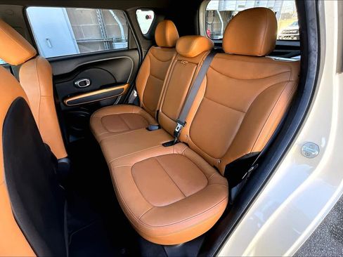 Used 2015 Kia Soul ! w/ Sun & Sound Package image 22