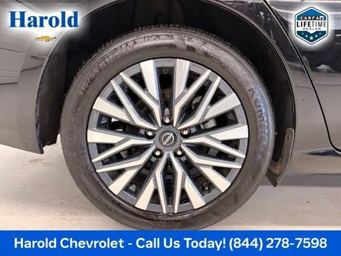 Used 2025 Nissan Altima 2.5 SV FWD image 7