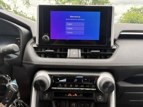 Certified 2023 Toyota RAV4 LE AWD/4WD image 4