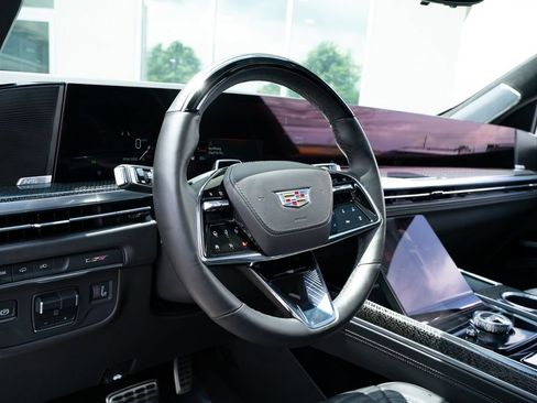 Used 2025 Cadillac Escalade V AWD/4WD image 26