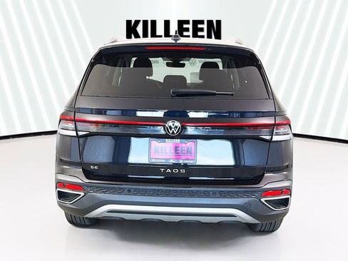 New 2026 Volkswagen Taos SE FWD image 6