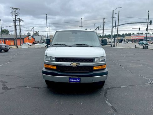 Used 2025 Chevrolet Express 3500 LT w/ LT Preferred Equipment Group RWD image 24