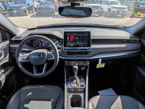 New 2026 Jeep Compass Trailhawk w/ Trailer Tow Group AWD/4WD image 19