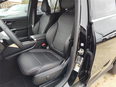 New 2025 Mercedes-Benz GLC 300 image 6