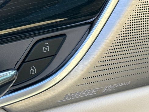 Used 2024 Cadillac XT6 Premium Luxury w/ Technology Package FWD image 24