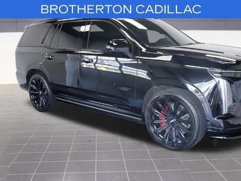 Used 2025 Cadillac Escalade V AWD/4WD image 11