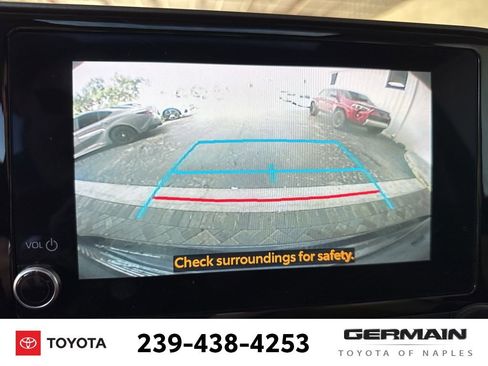 Used 2023 Toyota Highlander XLE FWD image 15