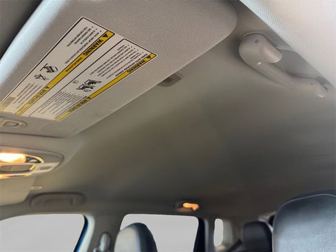 Used 2019 Jeep Compass Latitude w/ Cold Weather Group image 23