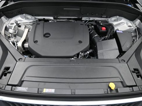 Certified 2025 Volvo XC90 B6 Ultra w/ Protection Package AWD/4WD image 13