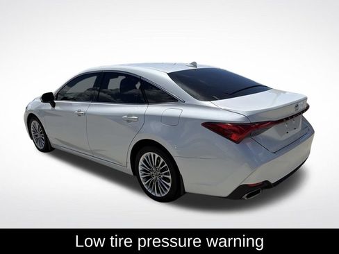 Used 2019 Toyota Avalon Limited FWD image 6