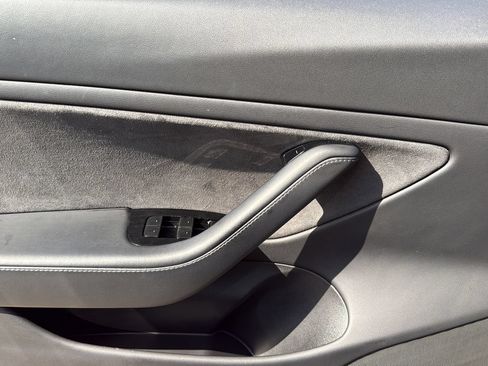 Used 2019 Tesla Model 3 Standard Range Plus RWD image 9