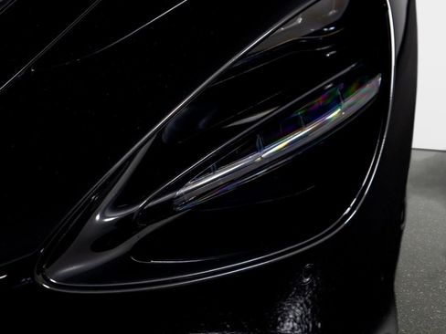 Used 2024 McLaren 750S Spider image 29