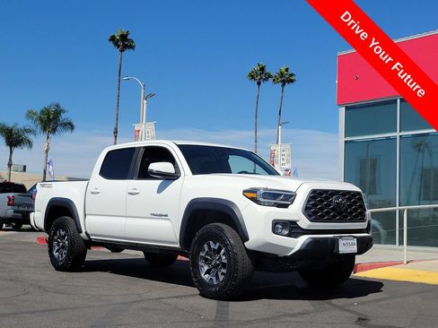 Used 2023 Toyota Tacoma TRD Off-Road w/ Technology Package RWD image 35