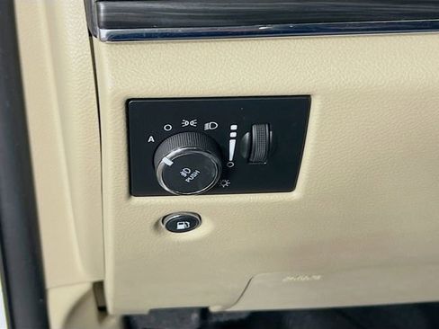 Used 2019 Jeep Grand Cherokee Limited image 12