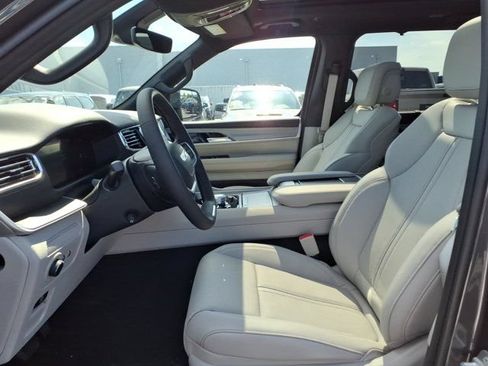 New 2026 Jeep Grand Wagoneer Limited AWD/4WD image 15