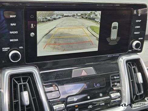 Certified 2022 Kia Sorento SX FWD image 24